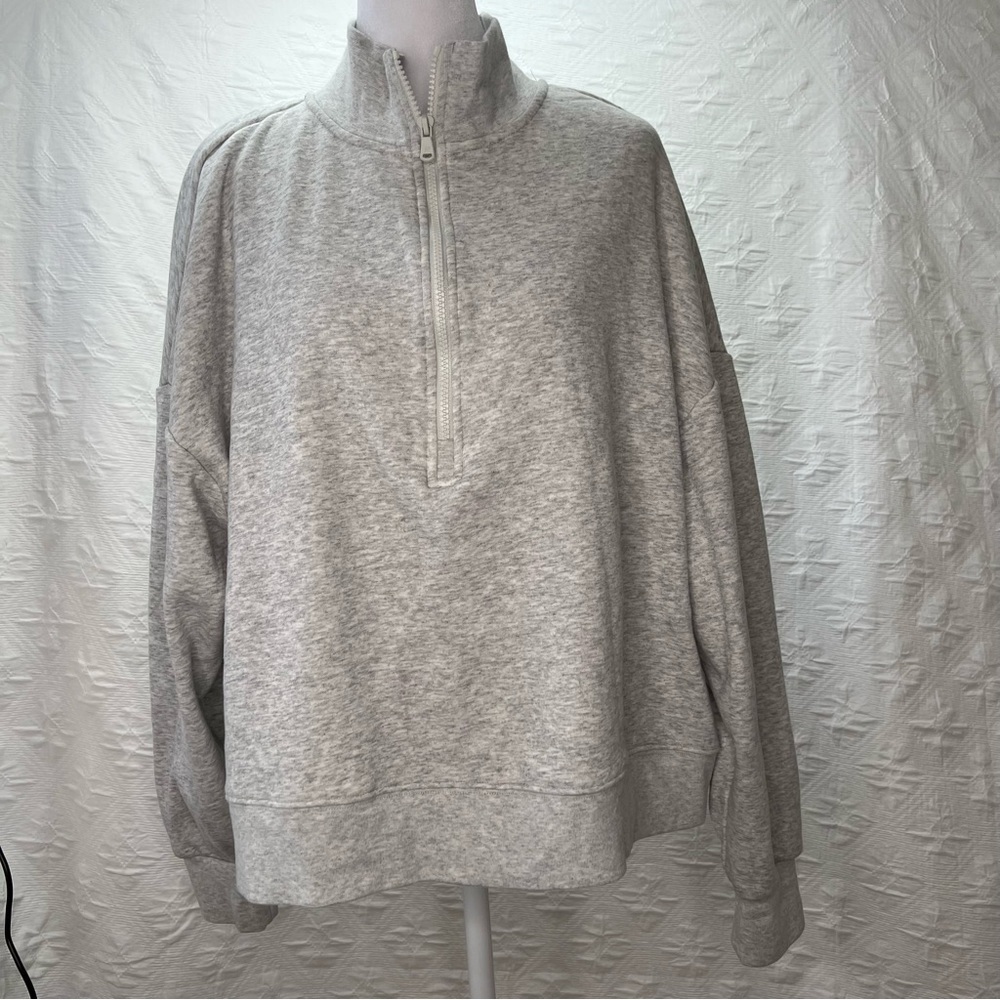 Fabletics Catarina Mock Neck Zip Pullover
Light Gray Sweater Women